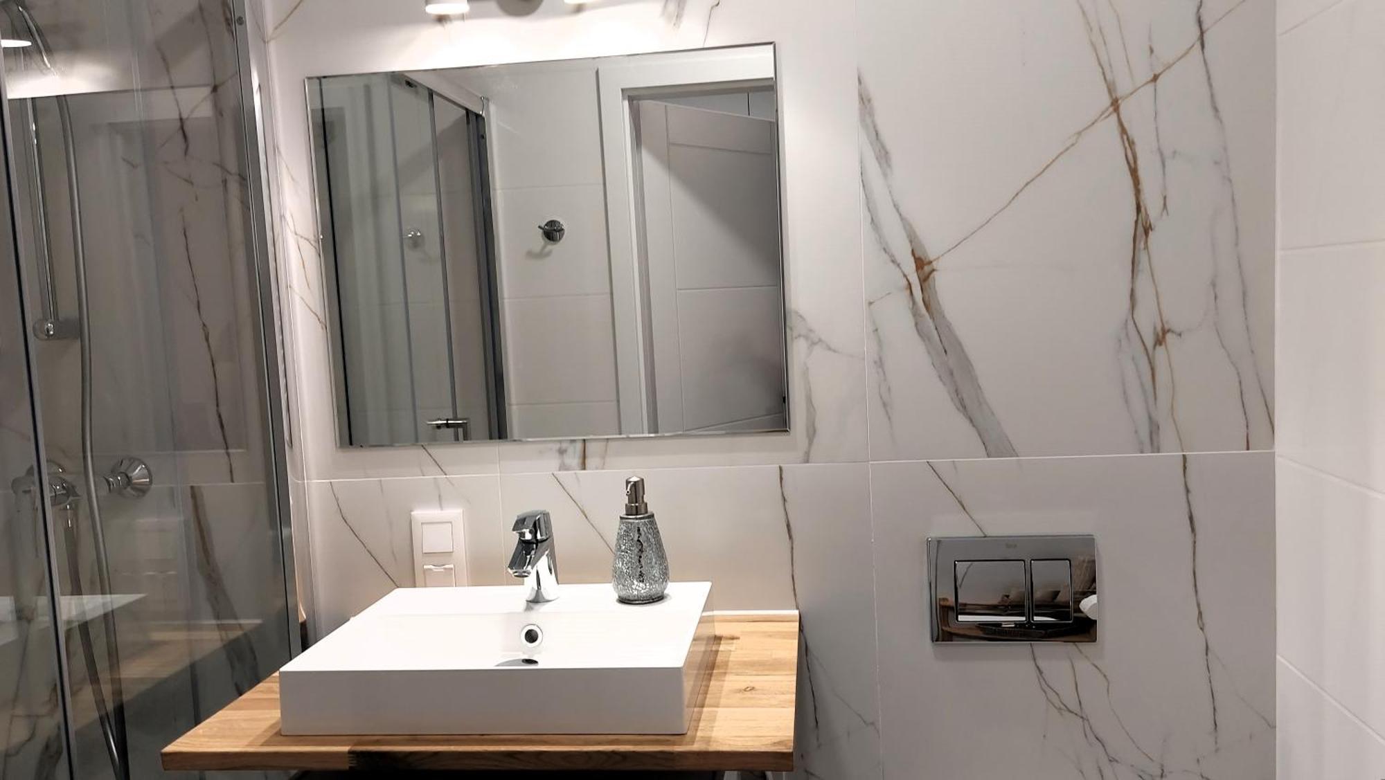 Theapartments Gdanska Lodź Bagian luar foto